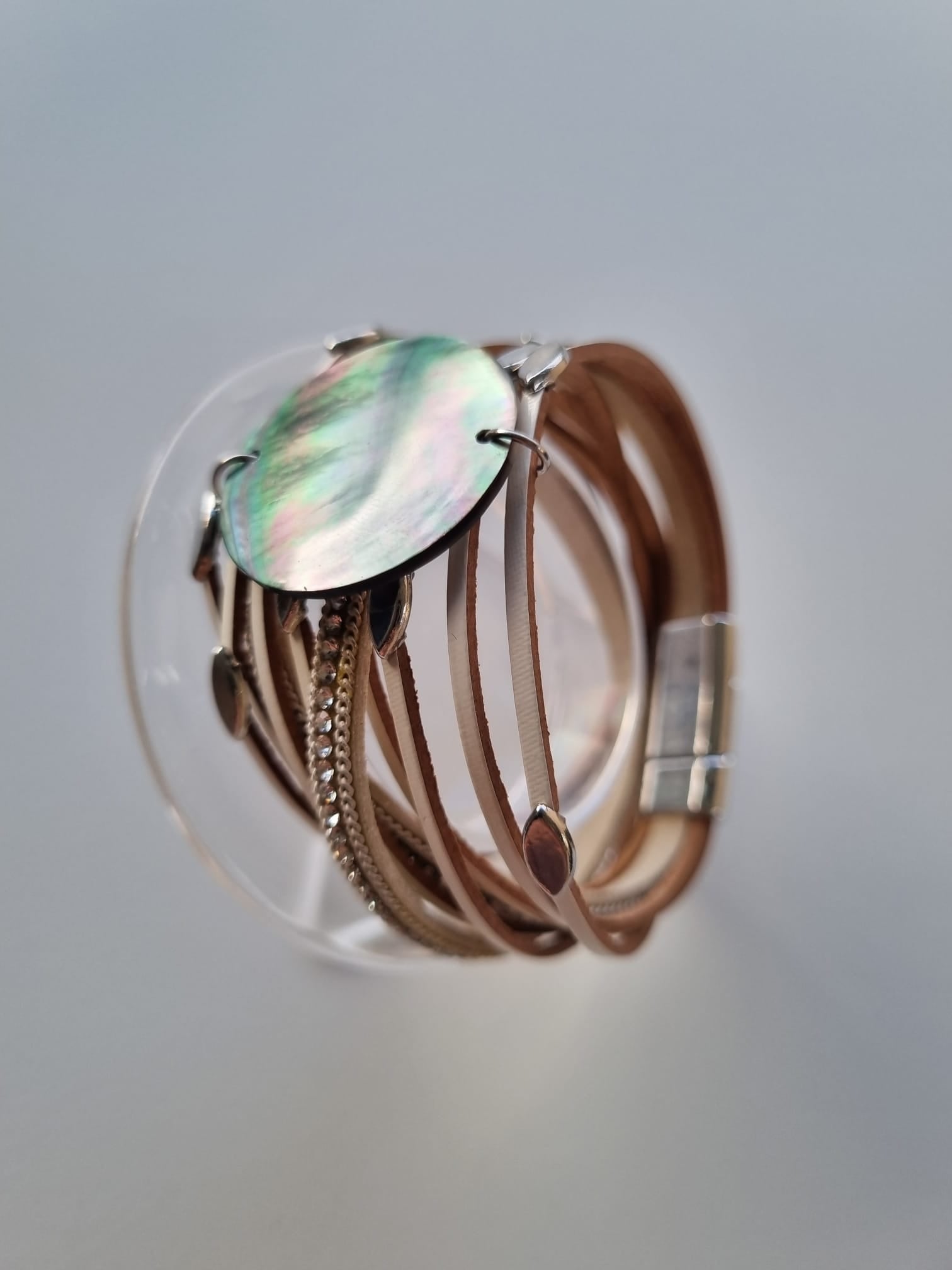 Bracelet manchette blanc et nacre – Éclat du lagon