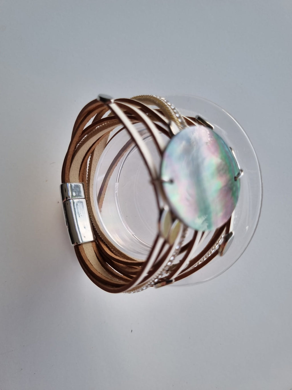 Bracelet manchette blanc et nacre – Éclat du lagon