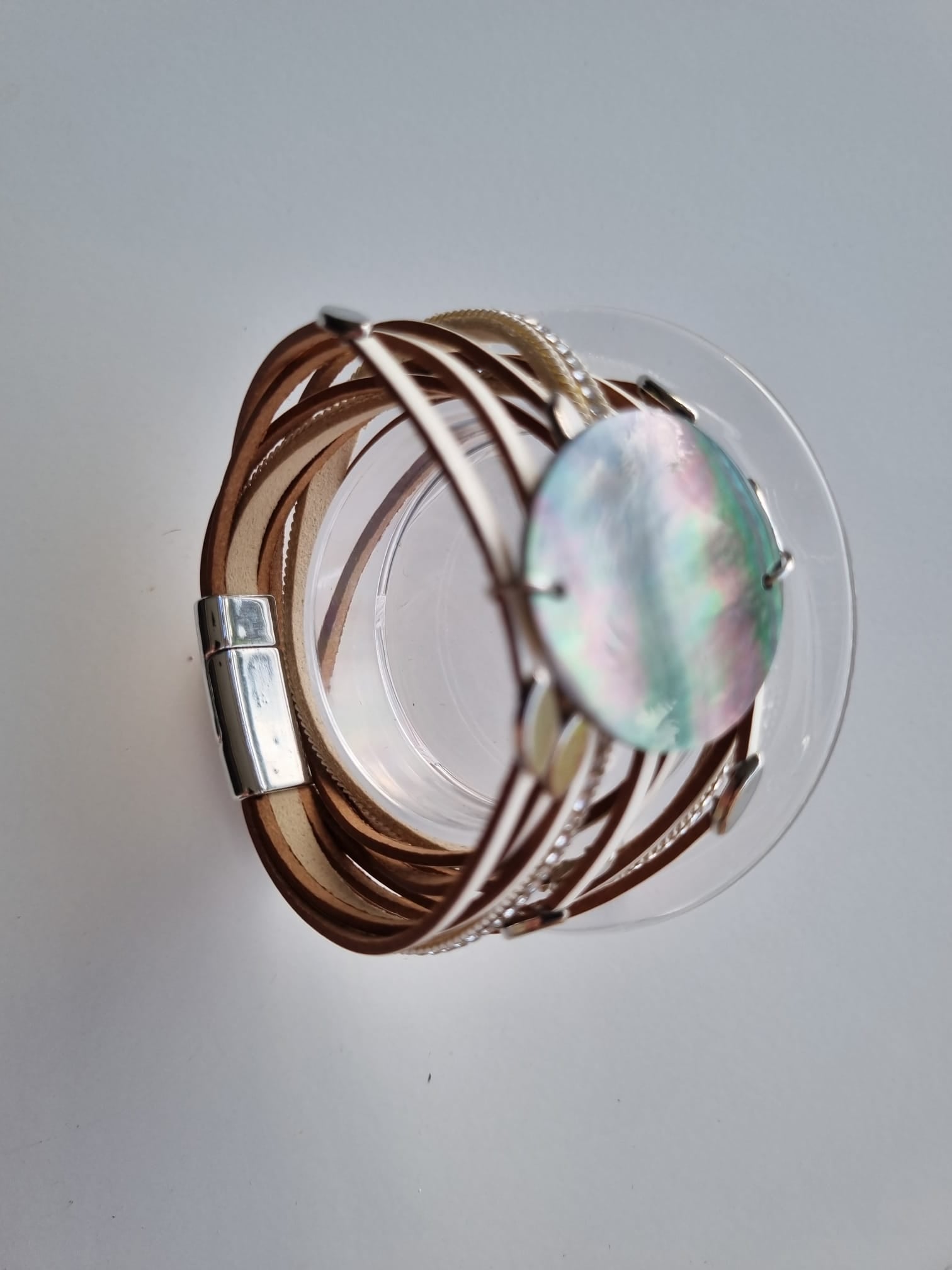 Bracelet manchette blanc et nacre – Éclat du lagon