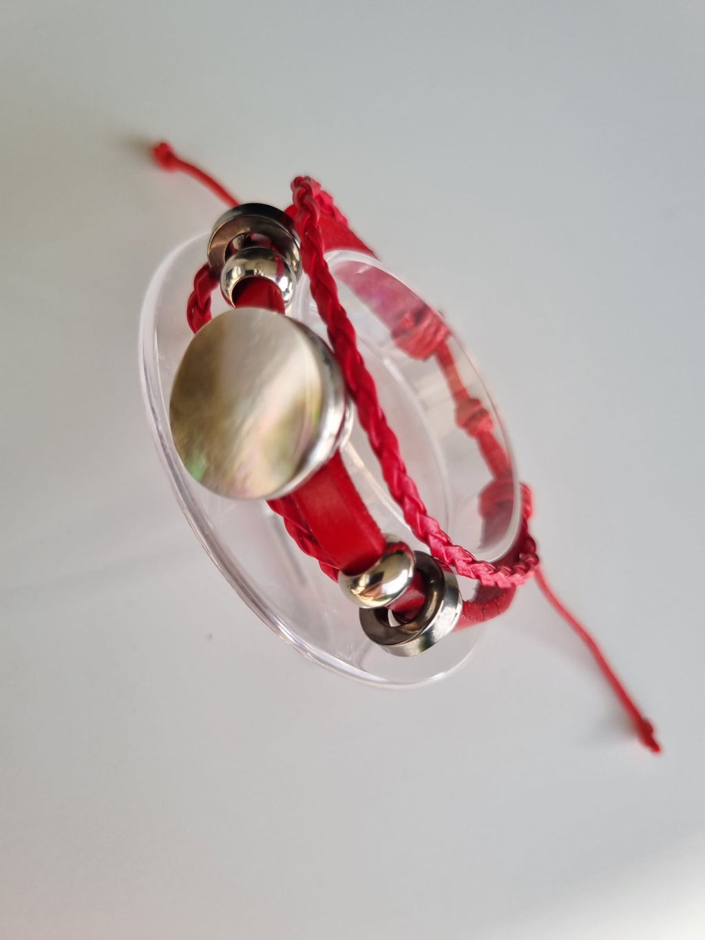 Bracelet cuir rouge et nacre – Punaauia