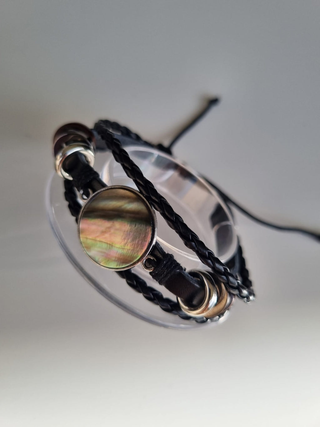 Bracelet en cuir noir et nacre – Mahina