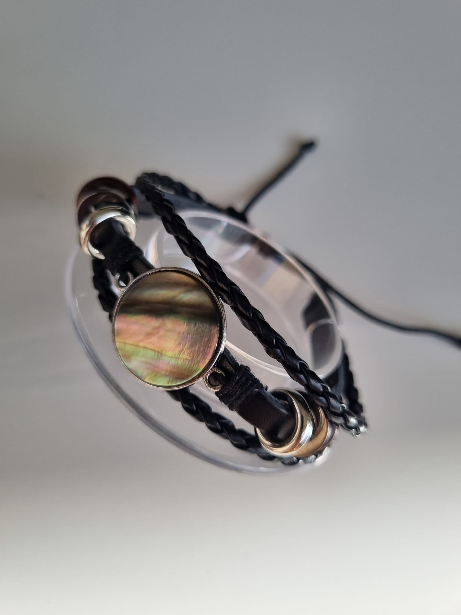 Bracelet en cuir noir et nacre – Mahina
